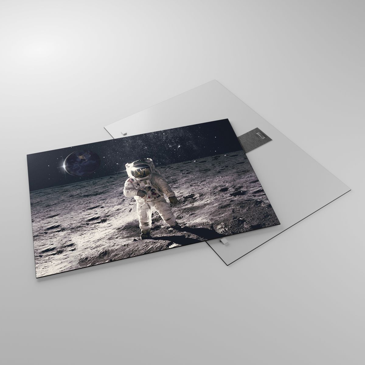 Glasbild Abstraktion, Glasbild Mann Im Mond, Glasbild Astronaut, Glasbild Kosmos, Glasbild Mond